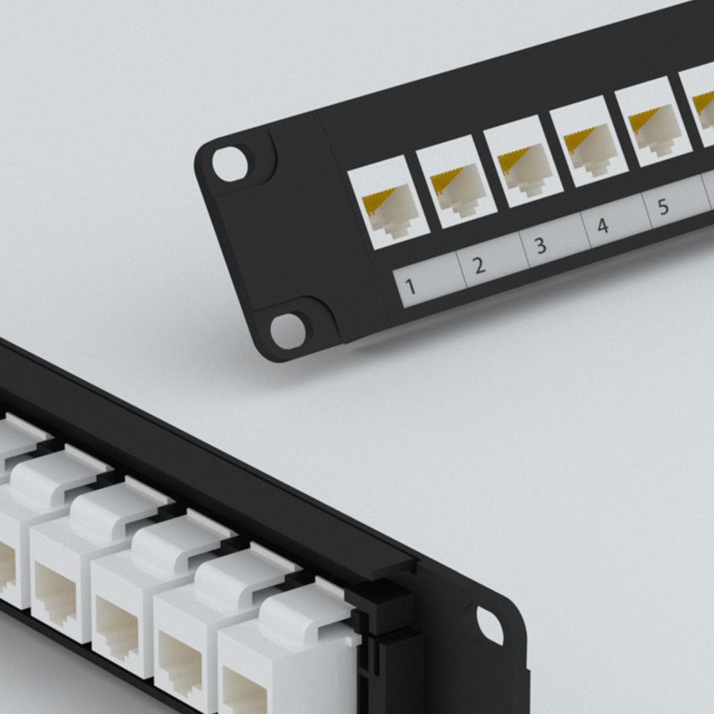 Panel de conexión de cobre Ethenet en blanco FTP de 1U y 24 puertos con obturador y conexión a tierra